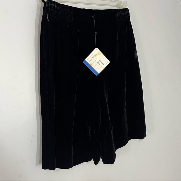 NWT Vintage Black Velvet Shorts High Waist Women's Tailored Shorts Deadstock - Picture 1 of 4